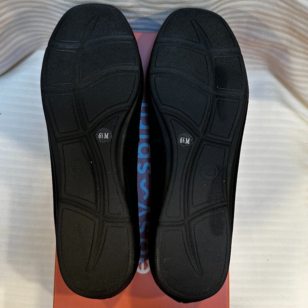 BRAND NEW IN BOX! EASY SPIRIT WYNTER QUILTED BLACK SUEDE LOAFER SIZE 6.5 - Picture 8 of 8